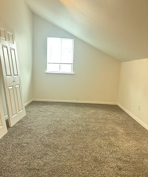 1748 Shelley Dr — Photo 15
