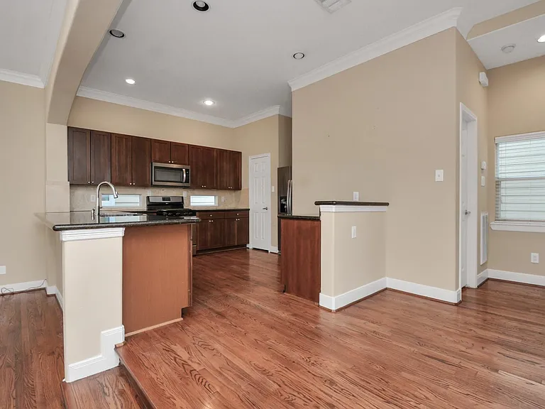 1137 W 24th St #A — Photo 14