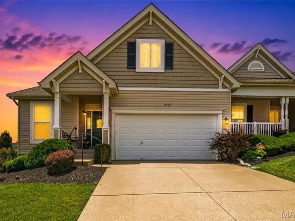 1427 Colonial Dr, Saint Charles, MO 63304