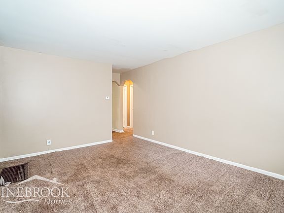 3rd image of 182 S Weyant Ave
