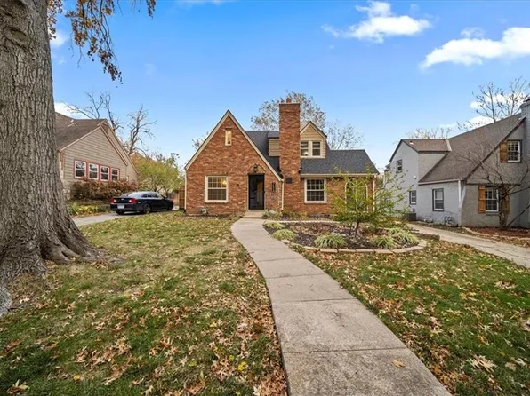 7611 Oak St, Kansas City, MO 64114