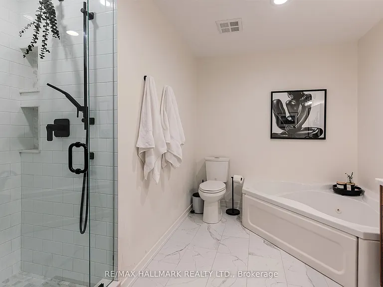 39 Parliament St #916 — Photo 26