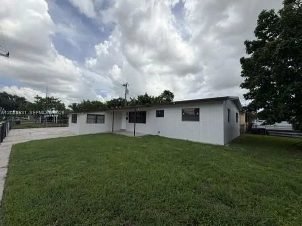 955 E 1st St, Hialeah, FL 33010