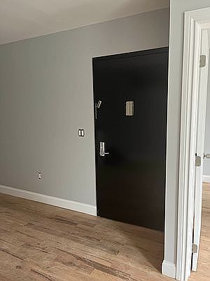 4th image of 370 Willis Ave #2
