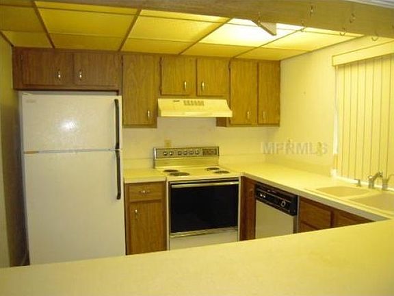 5th image of 725 E Green Ct