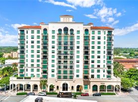 1300 Ponce De Leon Blvd