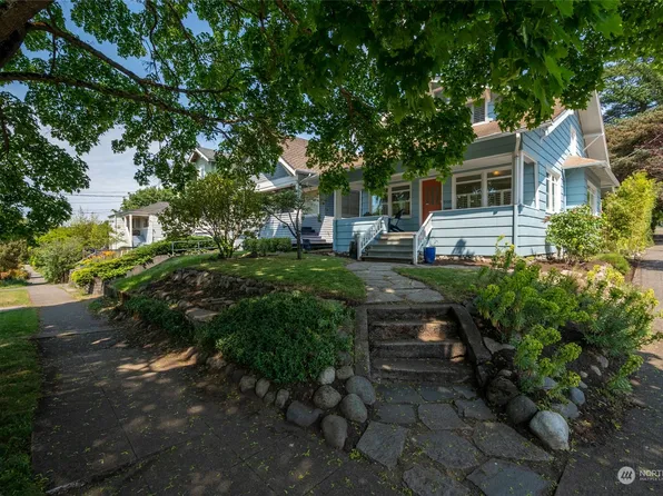 5102 Woodlawn Avenue N, Seattle, WA 98103