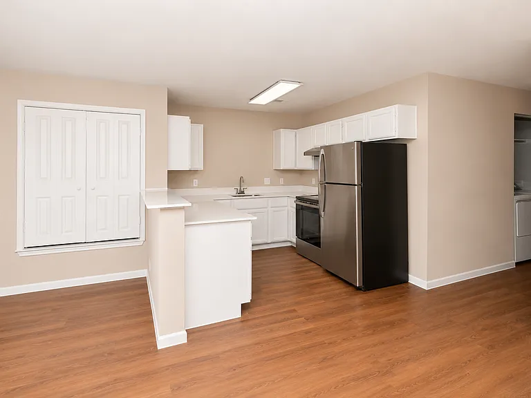 413 Lion Dr — Photo 8
