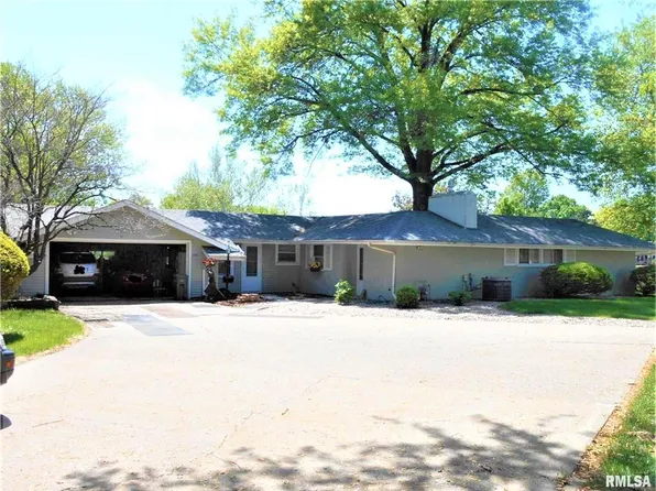 4132 N Division St, Davenport, IA 52806