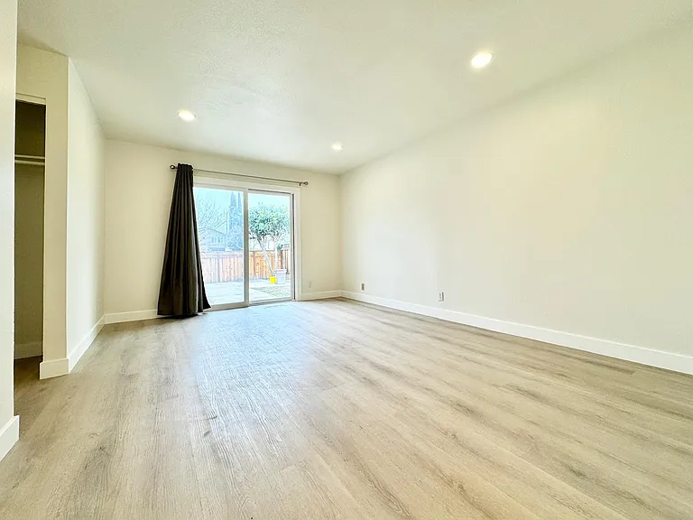 64 Guava Blossom Ct — Photo 26