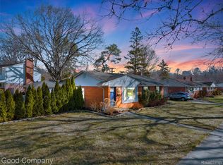 31548 Fairfax St, Livonia, MI 48152