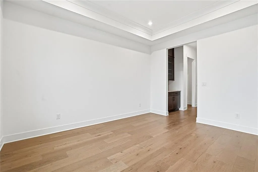 5 bed, 4.5 bath, 3710 sqft, $5,250 — Photo 3