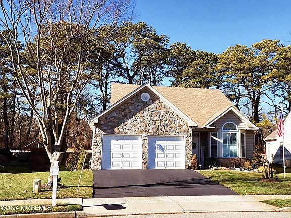 3rd image of 53 Cedar Village Boulevard