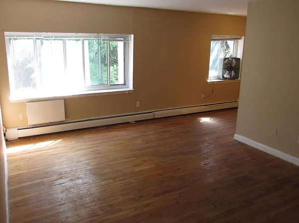 2 bed, 850 sqft, $2,500 — Photo 2