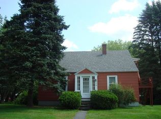 64 Bridge St, Topsham, ME 04086