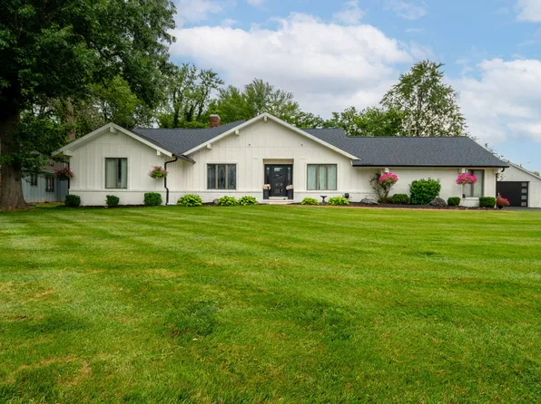 3302 W Lakeview Rd, Marion, IL 62959