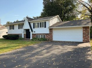 6401 Applewood Ct, Woodbury, MN 55125
