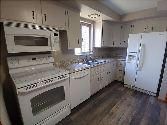 4th image of 631 Oxford Blvd