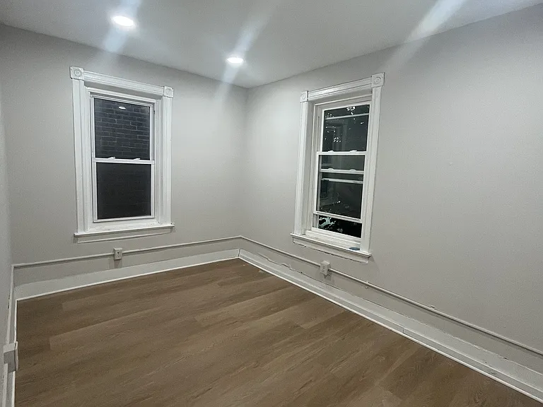 82 Mechanics Ave — Photo 13