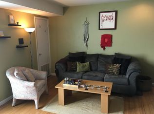 1023 S 6th St #B, Philadelphia, PA 19147