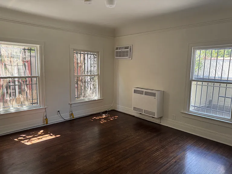 245 S Berendo St #103 — Photo 5