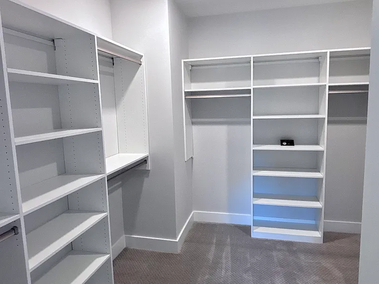1353 Hurston Ln — Photo 33