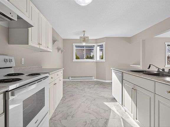 3rd image of 2647 Muir Rd #202