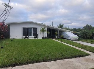 913 W Bloxham St, Lantana, FL 33462
