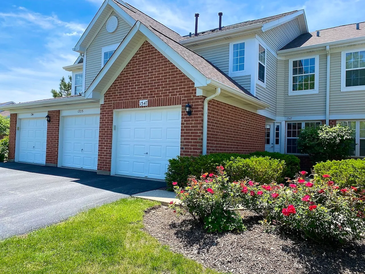 2 bed, 2.5 bath, $2,300 — Photo 1
