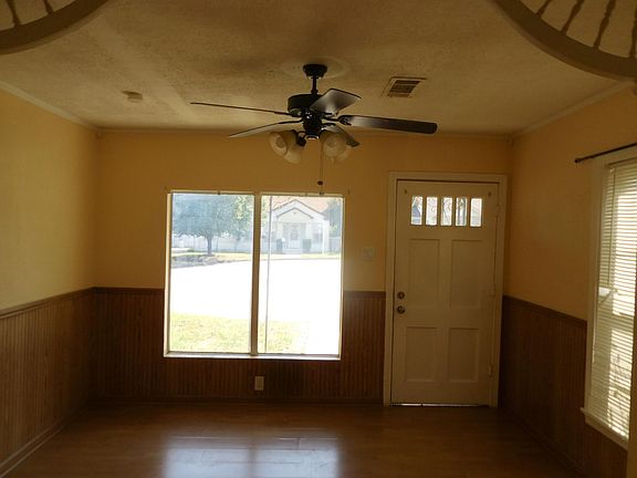 4th image of 703 Bowie St