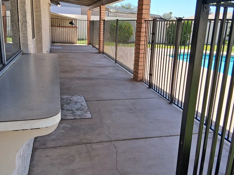 1051 E Glade Ave — Photo 15