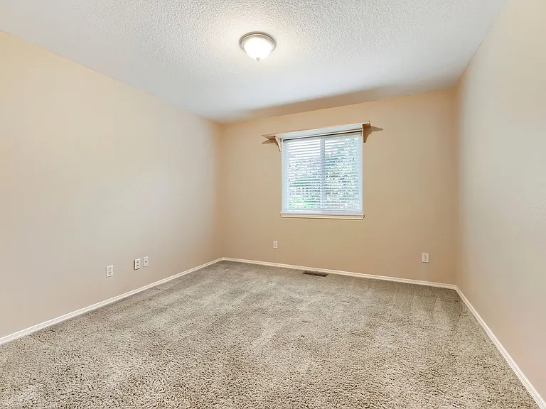 15084 Persimmon Way — Photo 17