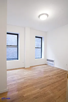 Rented by LC Lemle Real Estate Group | media 19