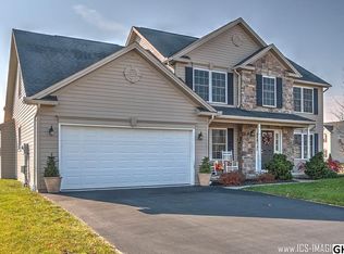 113 Coventry Dr, Carlisle, PA 17015