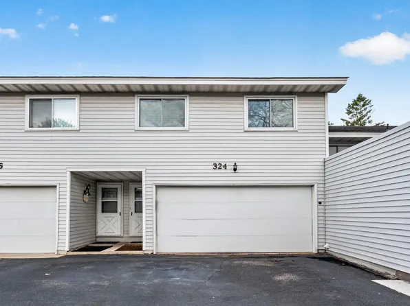 324 Shawnee Trl, Shakopee, MN 55379