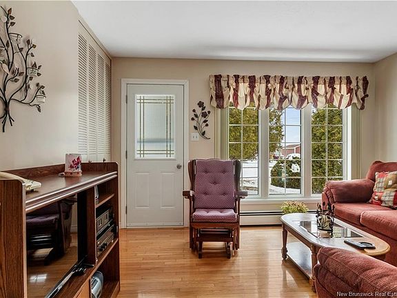 5th image of 273 Cap Saint Louis Rd