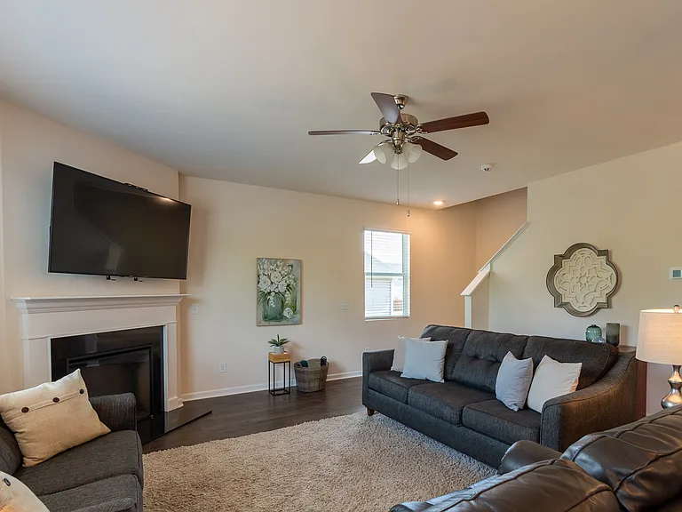 438 Furlough Dr — Photo 12