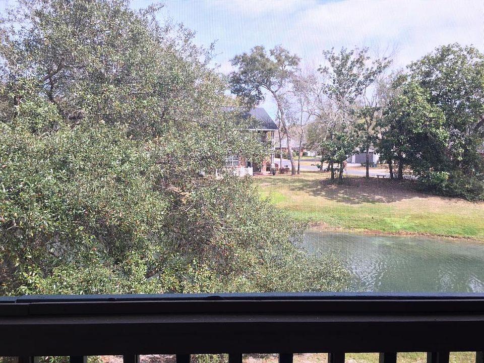 1st image of 108 Westlake Ct #108