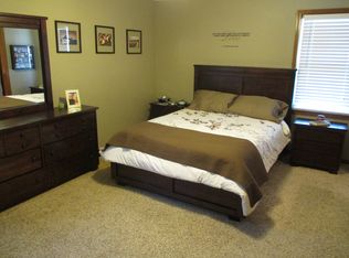 1708 SE Silkwood Ln, Lees Summit, MO 64063