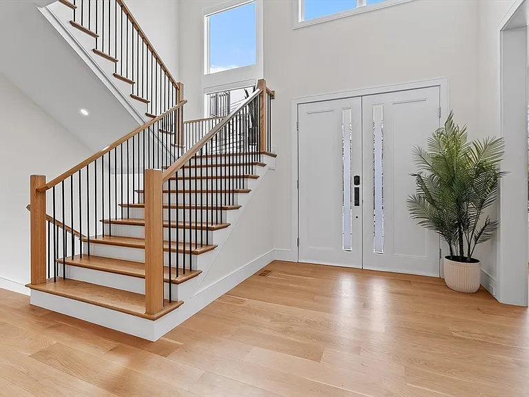 5 Colonial Rd #5 — Photo 3