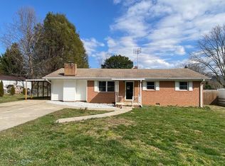 37 Pisgah Dr, Brevard, NC 28712