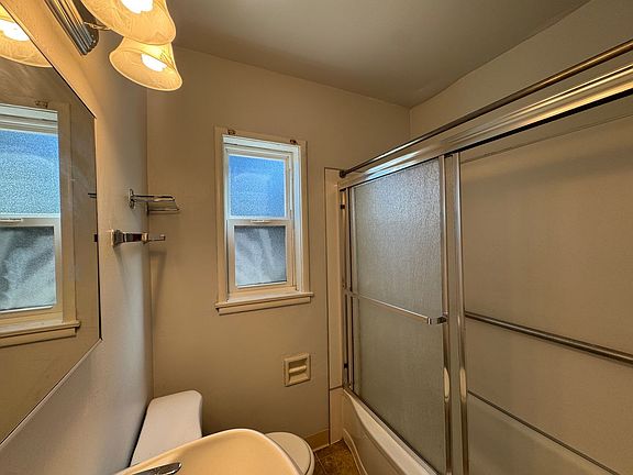 5th image of 1805-1811-1813 Northglen St #1805-01