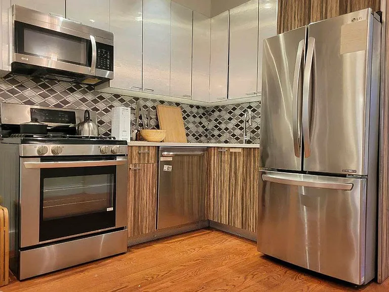 1275 Jefferson Ave #3 — Photo 10