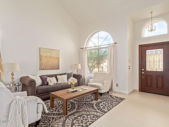 3rd image of 4923 W Ivanhoe Ct