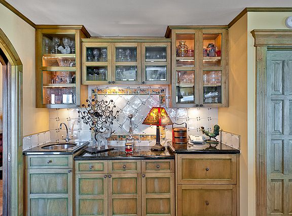 Main House: Butler Service