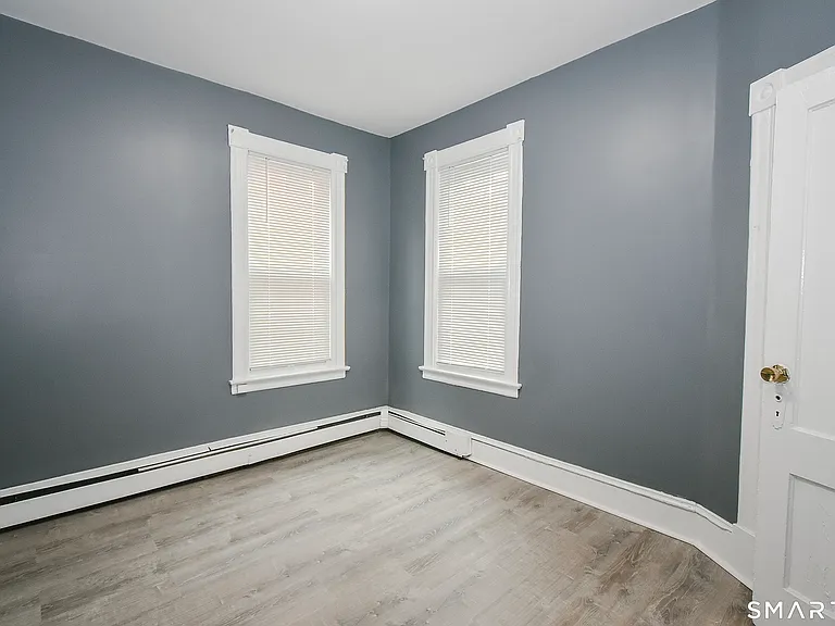 122 Hungerford St — Photo 7