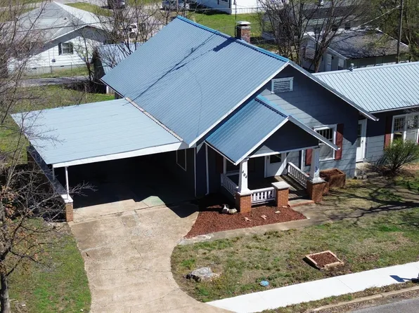 404 South Street, Stockton, MO 65785