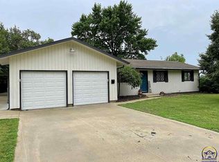 1934 SW Belle Ave, Topeka, KS 66604