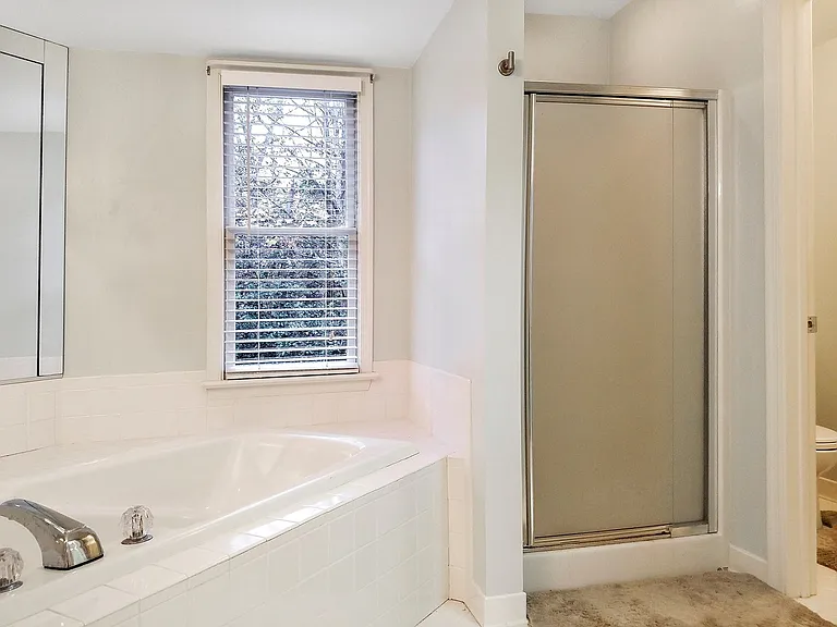 7704 Middlefield Mews — Photo 16