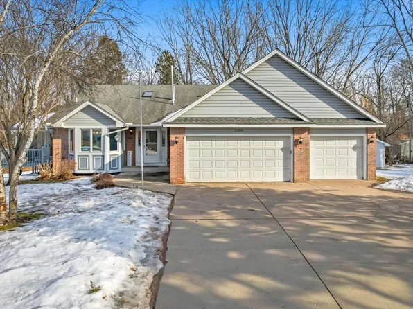 31005 Elm St, Lindstrom, MN 55045
